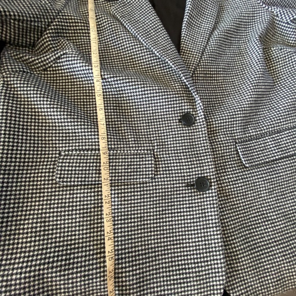 Vera Moda Curve Houndstooth Blazer - Picture 9 of 12